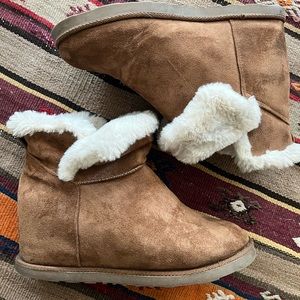 Faux fur Boots Cushionaire 8.5